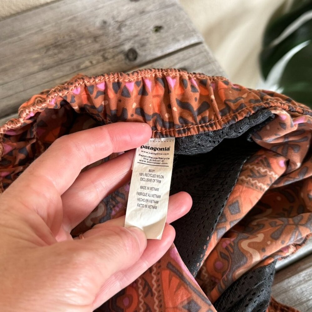 Women's Barely Baggies Shorts Size M Mangrove Tiki Henna Brown Rust Surf Swim - Picture 13 of 15